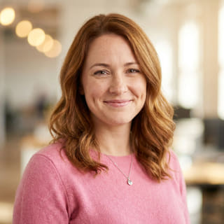 Imagen de perfil de Emily Watson, indicada como responsable de Atención al Cliente en Norte Fondanza